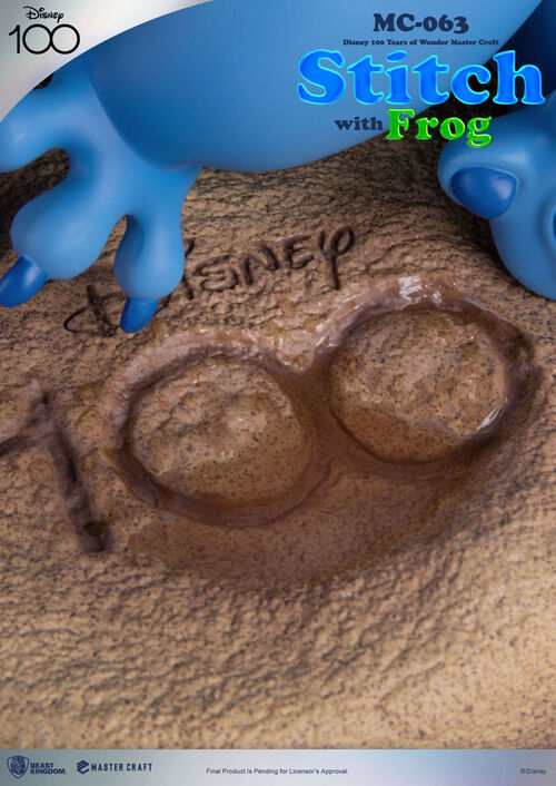 Disney 100th Estatua Master Craft Stitch with Frog 34 cm