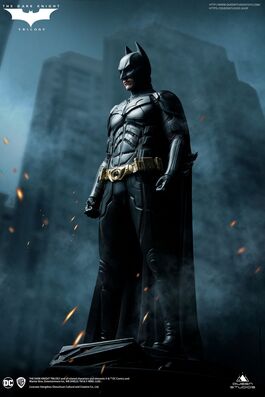 DC Comics: The Dark Knight - Batman 1:3 Scale Statue